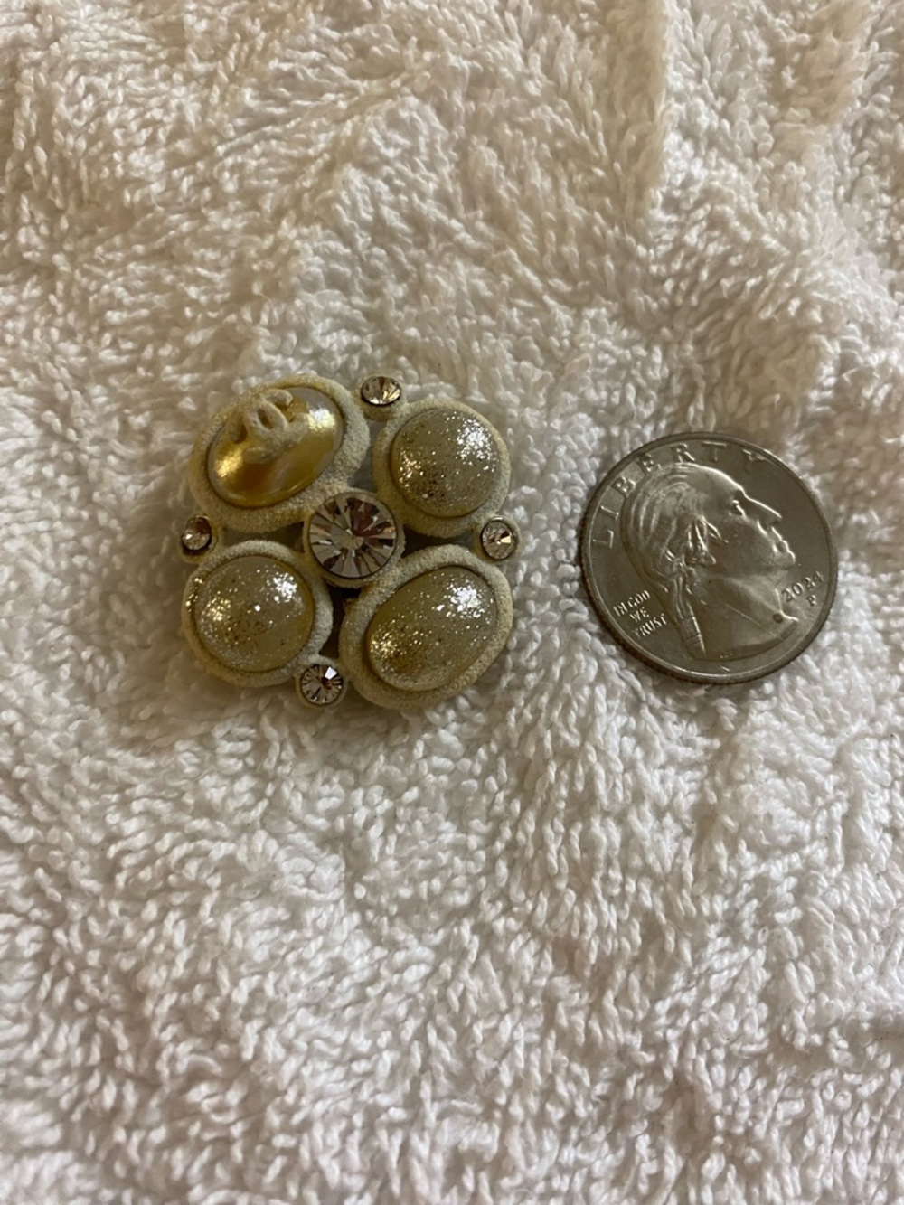 Chanel single earring could be brooch or pendant - Picture 1 of 5